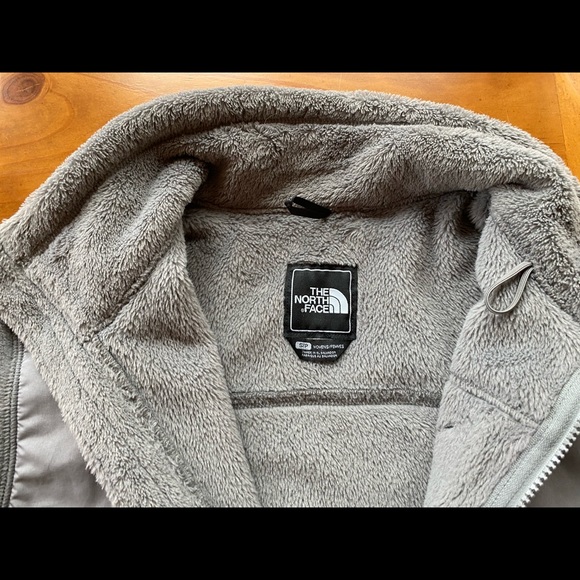 Woman’s North Face Osito Fleece Jacket - Picture 4 of 4